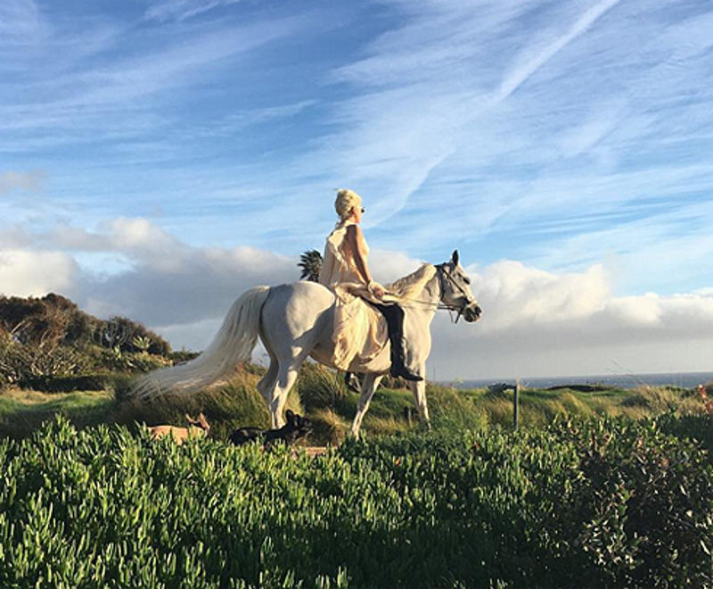 Леди Гага в восторге от Белого ангела