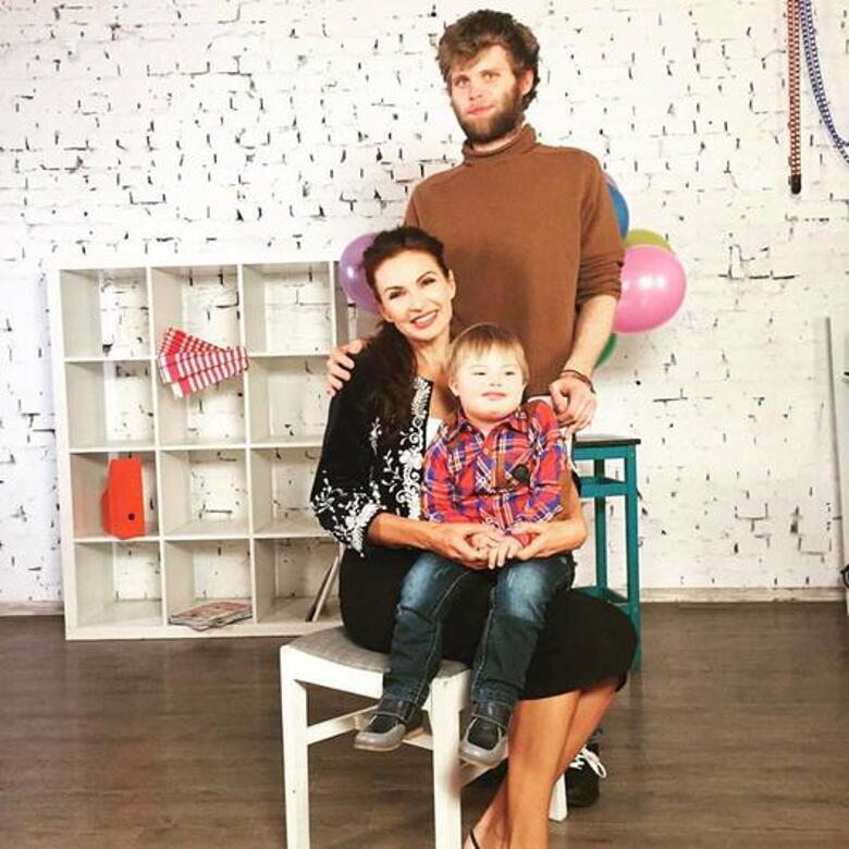 21-летний Николай и трехлетний Семен наконец-то встретились -
благодаря звездной маме. Фото: Facebook.com