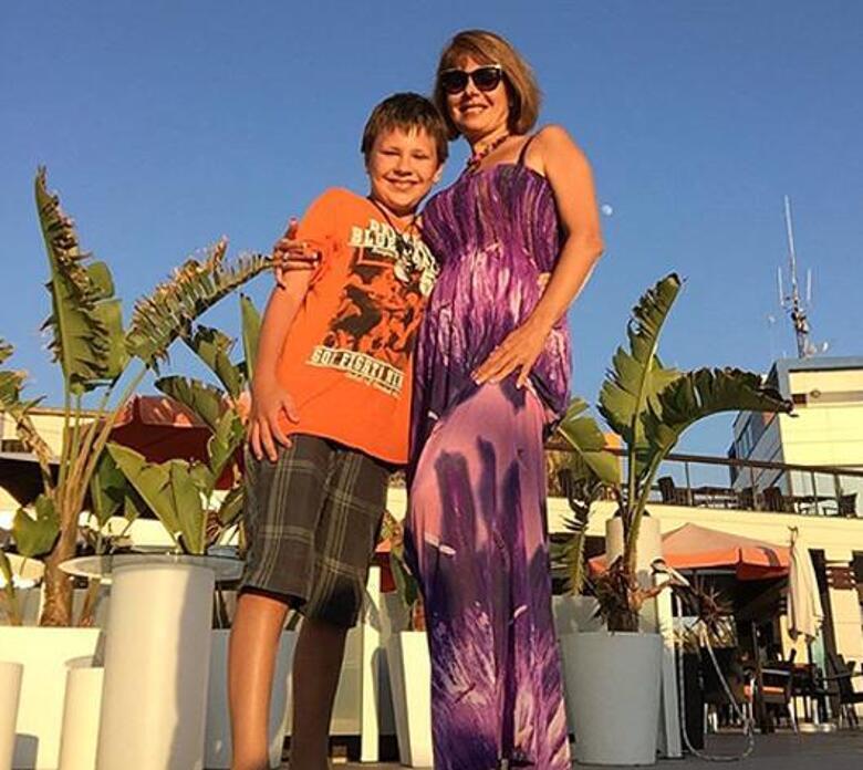 Наталья Штурм с сыном. Фото: Instagram.com/nataliashturm.