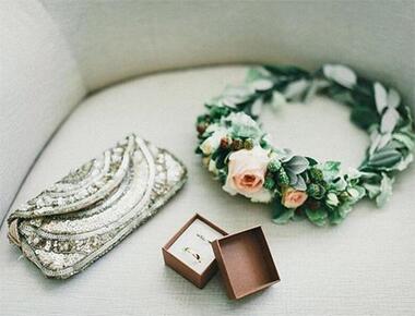 Что нужно положить в сумочку невесты? Фото: Мила Тоболенко.