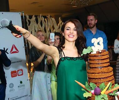 Сати Казанова отметила день рождения.