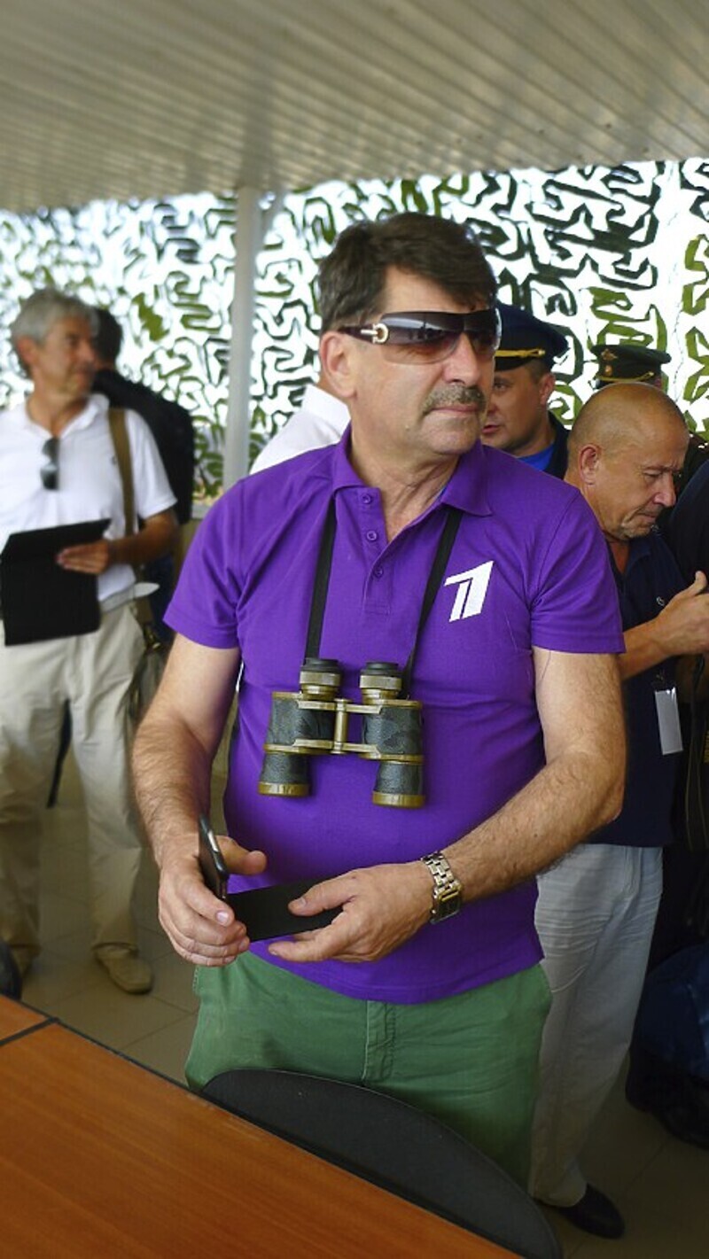 Владимир Вишневский тут же выдал новое стихотворное послание. Фото: Виталий Бродзкий