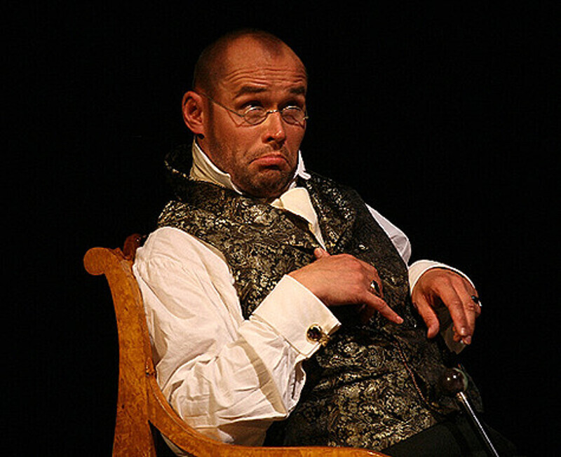 Прослужив восемнадцать лет в театре «Сатирикон», Максим решил покинуть сцену. Фото: личный архив Максима Аверина.