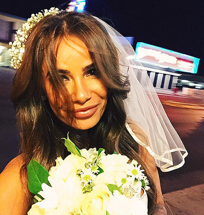 «По любви) а теперь ночь) последняя ночь в #LasVegas и наша дата 10.10.15 навсегда», - подписала этот снимок Долматова. Фото: Instagram.com/aizalovesam.