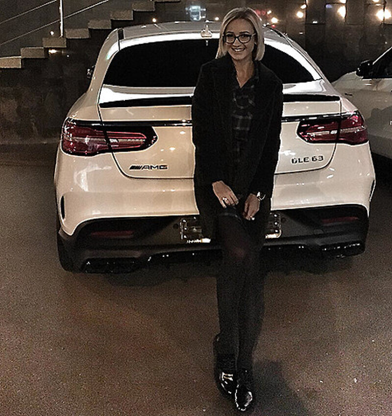 Ольга Бузова похвасталась подарком мужа. Фото: Instagram.com/buzova86.