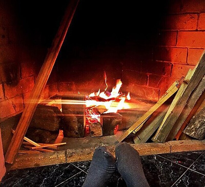 Перед тем, как Карнелию увезли в клинику, певица провела вечер с родными. Фото: социальные сети