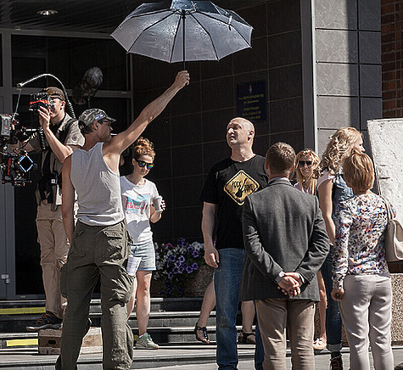 В сериале «Последний мент» Гоша Куценко сыграл капитана милиции Алексея Дивова, который приходит в себя после двадцати лет пребывания в коме. Фото: материалы пресс-служб.