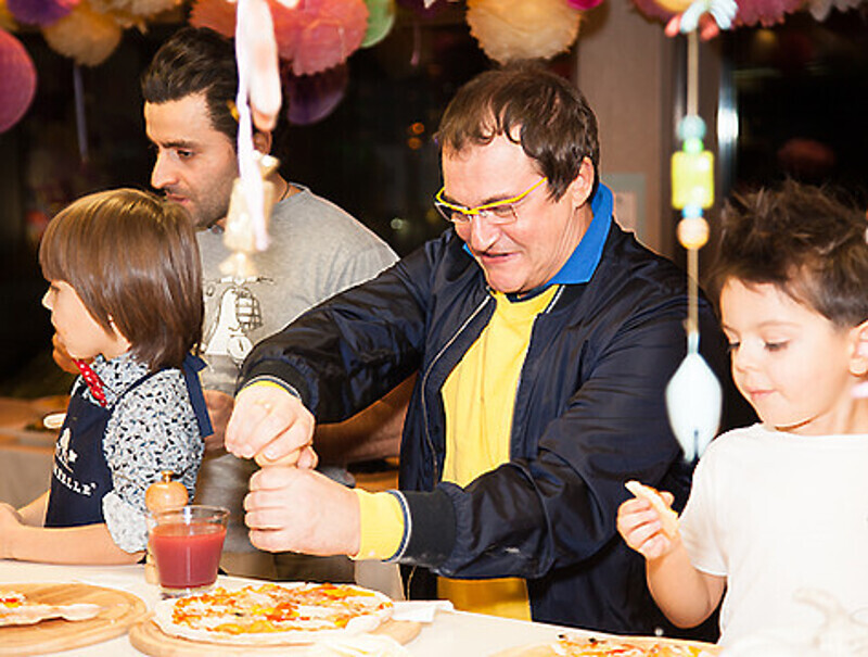 Дмитрий Дибров с сыном. Фото: материалы пресс-служб.