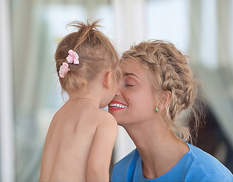 Кристина Асмус впервые показала снимок дочери. Фото: Instagram.com/asmuskristina.