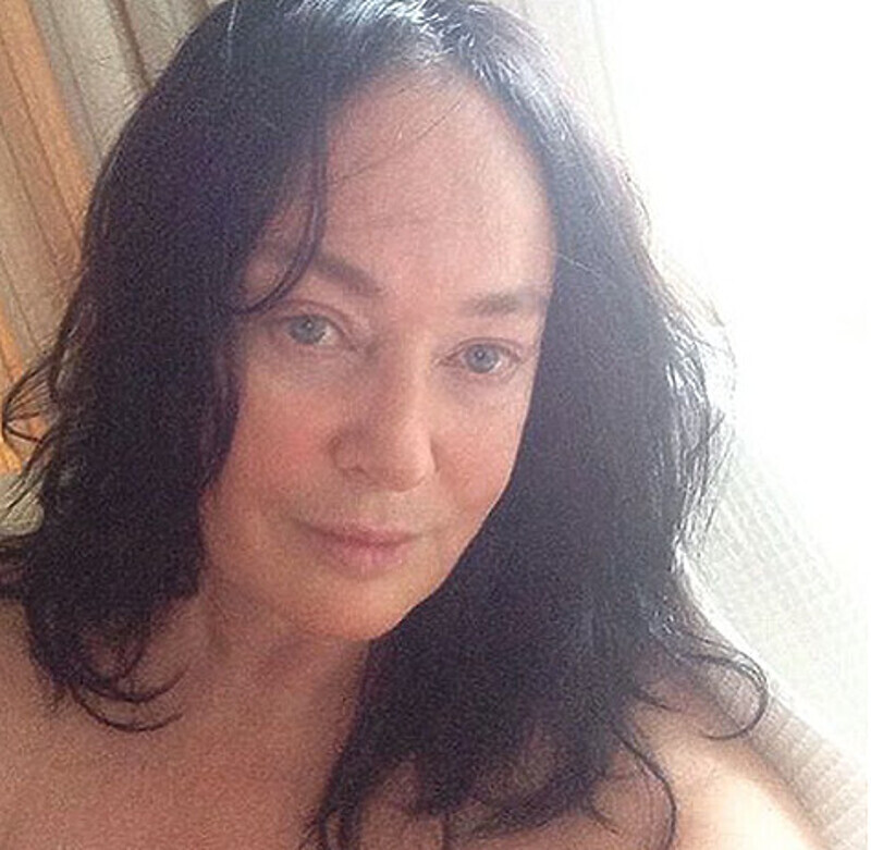 Лариса Гузеева сделала селфи, представ на нем без макияжа. Фото: Instagram.com/guzeeva_larisa.