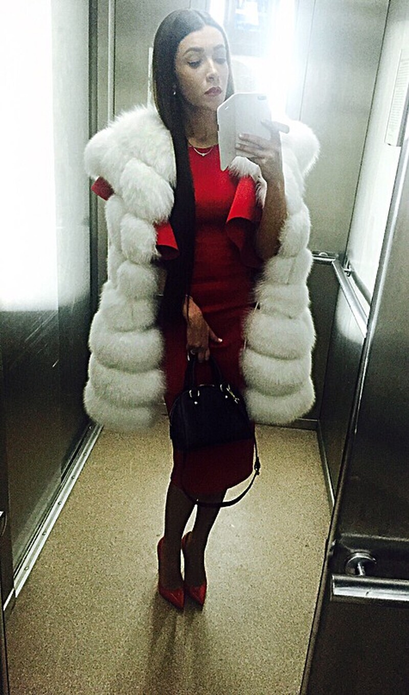 Вот этой белоснежной шубы лишилась певица. Фото: социальные сети