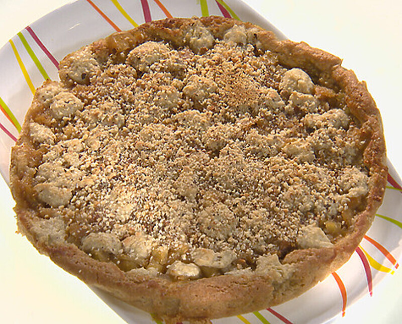 Пирог с яблоками и инжиром. Фото: материалы пресс-служб.