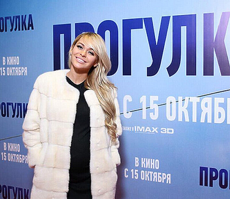 Из-за этого снимка вокруг Анны разгорелся скандал. Поклонники не понимают, как Хилькевич, которая с недавних пор стала вегетарианкой, может при этом носить меха. Фото: Instagram.com/annakhilkevich.