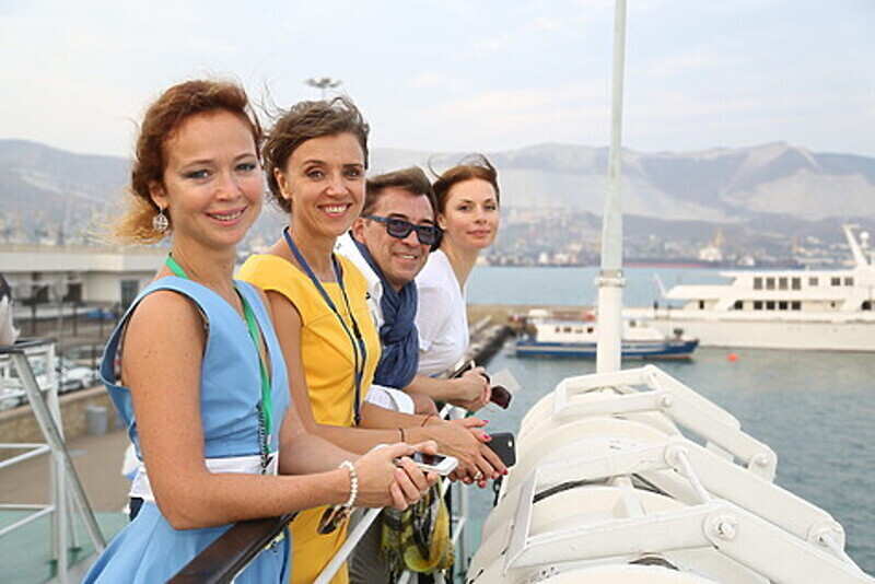 Елена Захарова, Ксения Алферова, Николай Добрынин, Ирина Лачина. Фото: материалы пресс-служб