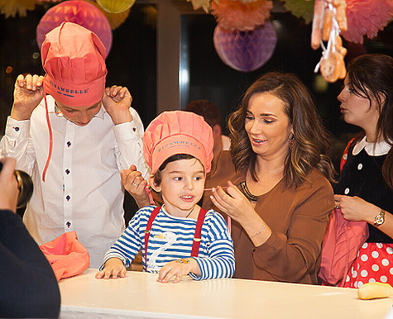 Анфиса Чехова с сыном Соломоном. Фото: материалы пресс-служб.