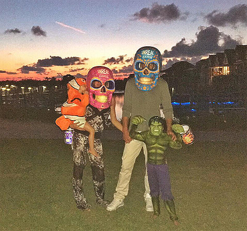 Жизель Бундхен и Том Брэди с детьми. Фото: Instagram.com/