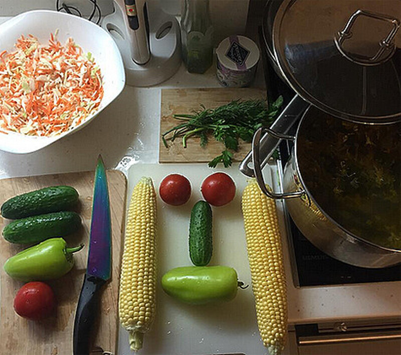 Пять дней назад Анна Хилькевич рассказала, что решила поддержать мужа-вегетарианца в его начинаниях и теперь тоже не ест мяса. Фото: Instagram.com/annakhilkevich.