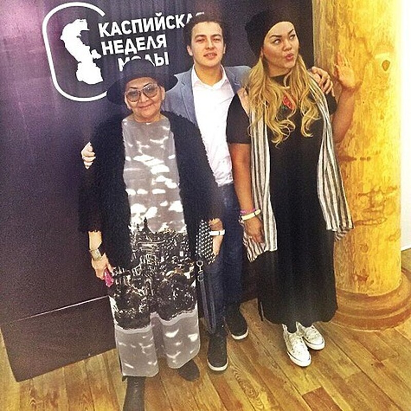 Корнелия приехала на "Каспийскую неделю моды" со своим женихом Богданом. Фото: социальные сети