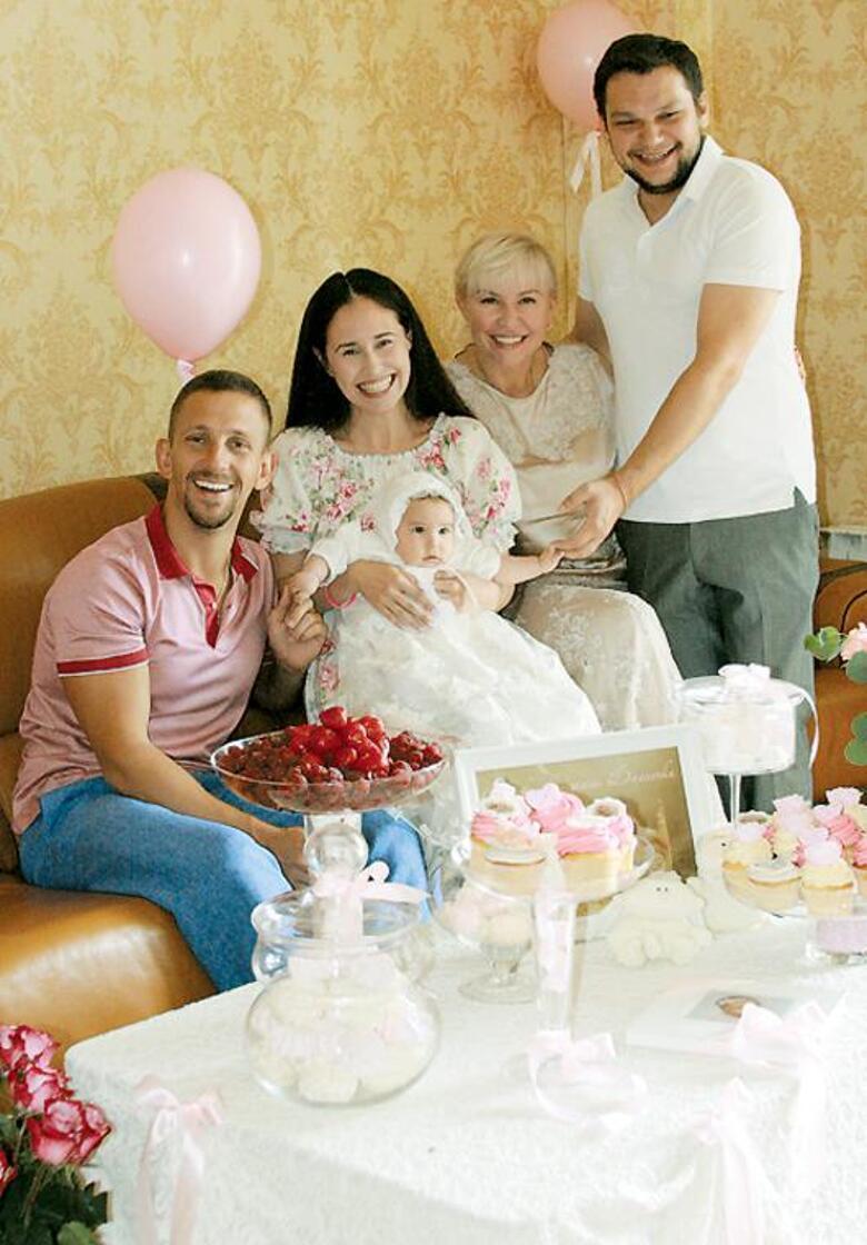 Илана Юрьева с семьей. Фото: материалы пресс-служб.