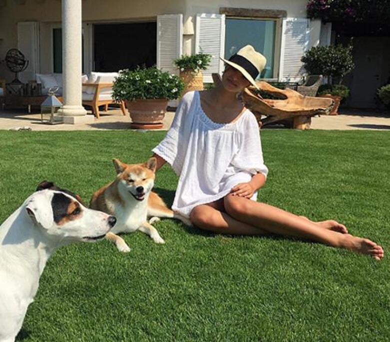 Алеся Кафельникова провела отличные каникулы на Сардинии. Фото: Instagram.com/lesyakaf.