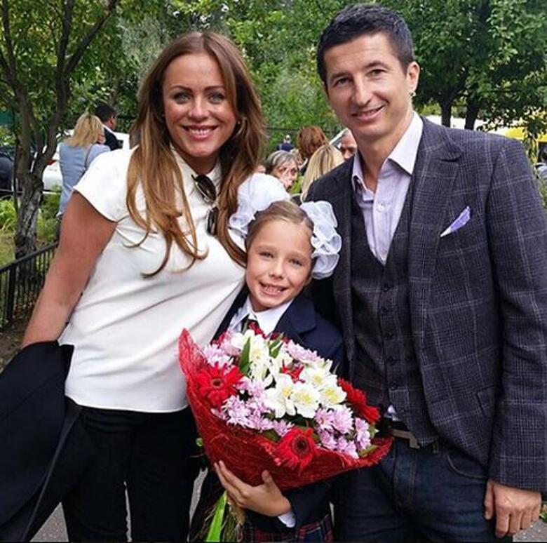 Юлия Началова с экс-супругом Евгением Алдониным и дочкой Верой. Фото: Instagram.com/julianachalova.