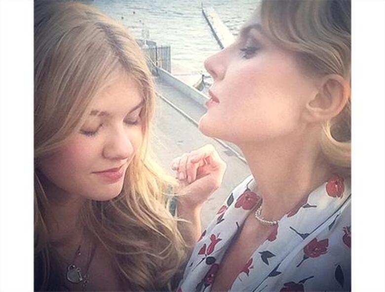 Рената Литвинова с дочерью Ульяной. Фото: Instagram.com/renatalitvinovaofficiall.