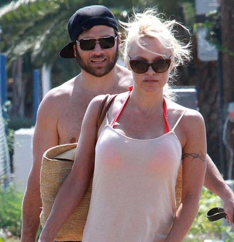 Памела Андерсон и Рик Саломон. Фото: Rex Features/Fotodom.ru.