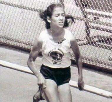 Дженнифер Лопес в школе. Фото: Instagram.com/jlo. 