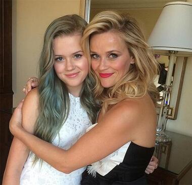 Риз Уизерспун и ее дочь Эва. Фото: Instagram.com/reesewitherspoon.