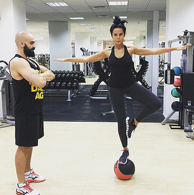 Шесть месяцев назад Настя Каменских взялась за свою фигуру и достигла больших результатов. Фото: Instagram.com.