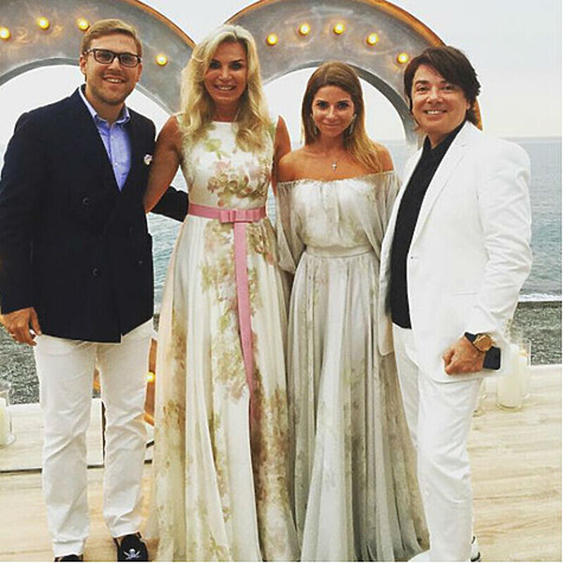 Семейство Юдашкиных в полном составе. Фото: социальные сети