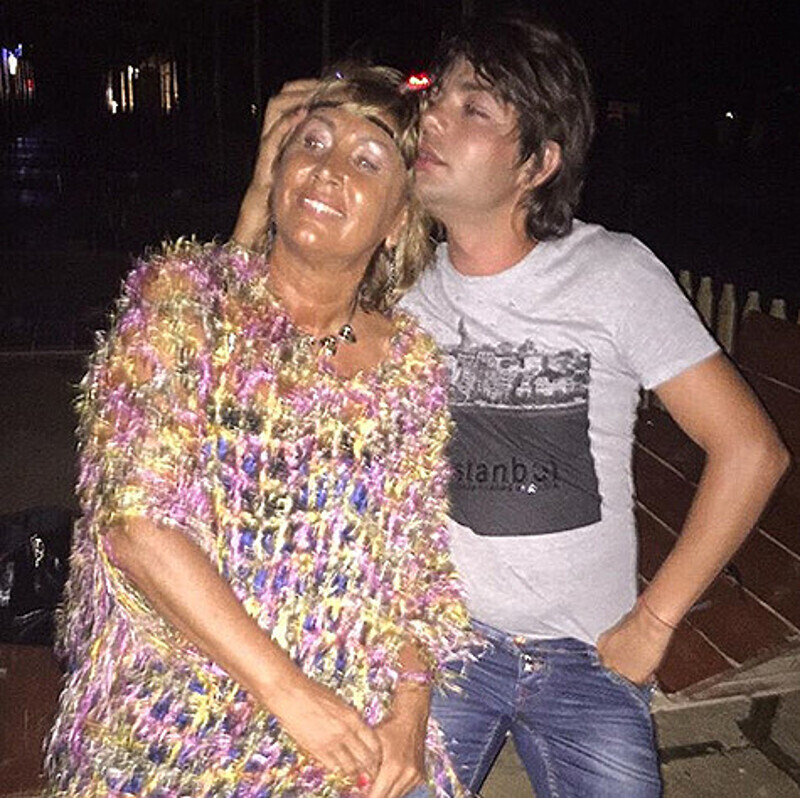 Лариса Копенкина отказалась выйти замуж, опасаясь, что страна не переживет ее очередного замужества. Фото: Instagram.com/Larakopenkina.