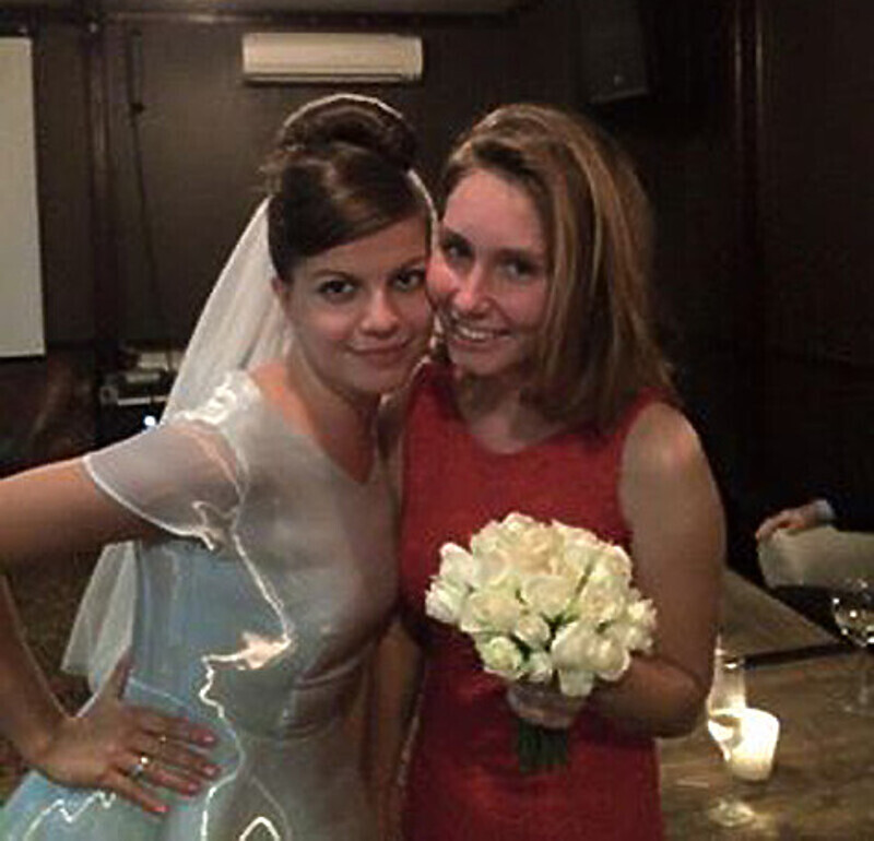 Агния Кузнецова с подругой Асей. Фото: Facebook.com/agniyakuznecova.