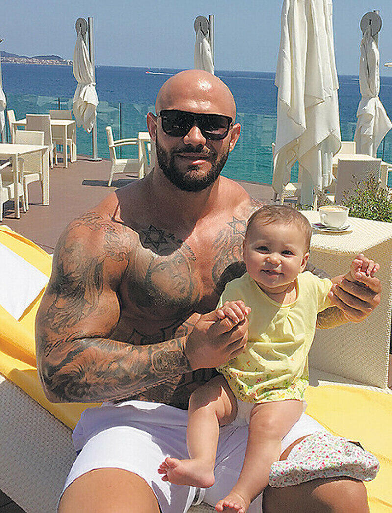 Младшая дочь Джигана Лея впервые побывала в Испании. Фото: материалы пресс-служб.