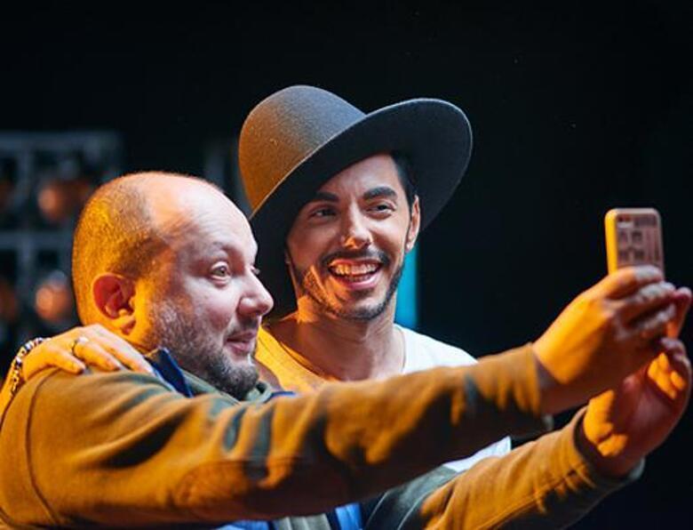 Тимур Родригез и режиссер клипа Александр Игудин. Фото: материалы пресс-служб.