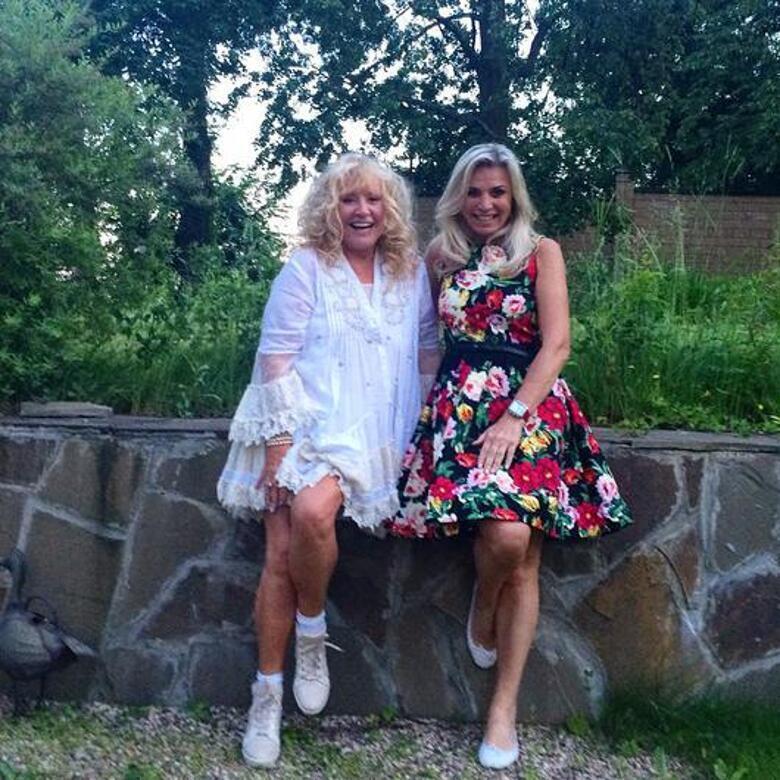 Алла Пугачева удивила фанатов коротким платьем и длинными ногами. Фото: социальные сети