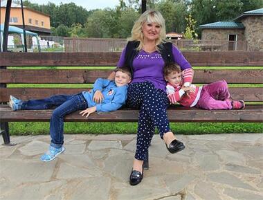 Маргарита Суханкина с детьми.