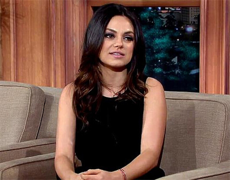 Благодаря поклоннику Мила Кунис заделалась истовой патриоткой. Фото: www.youtube.com.