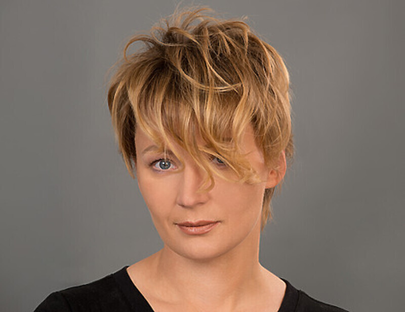 Придать красивую форму можно и супер-густым волосам и легким, тонким. Фото: материалы пресс-служб.