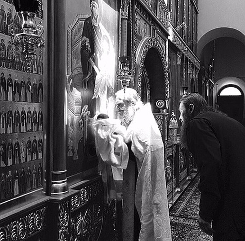 7 июня супруги Макарские окрестили своего сына в Иерусалиме. Фото: Instagram.com/makarskie.