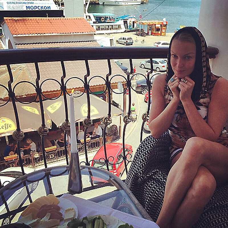 Утро единственного выходного Волочковой после семи концертов подряд. Фото: Instagram.com/volochkova_art.