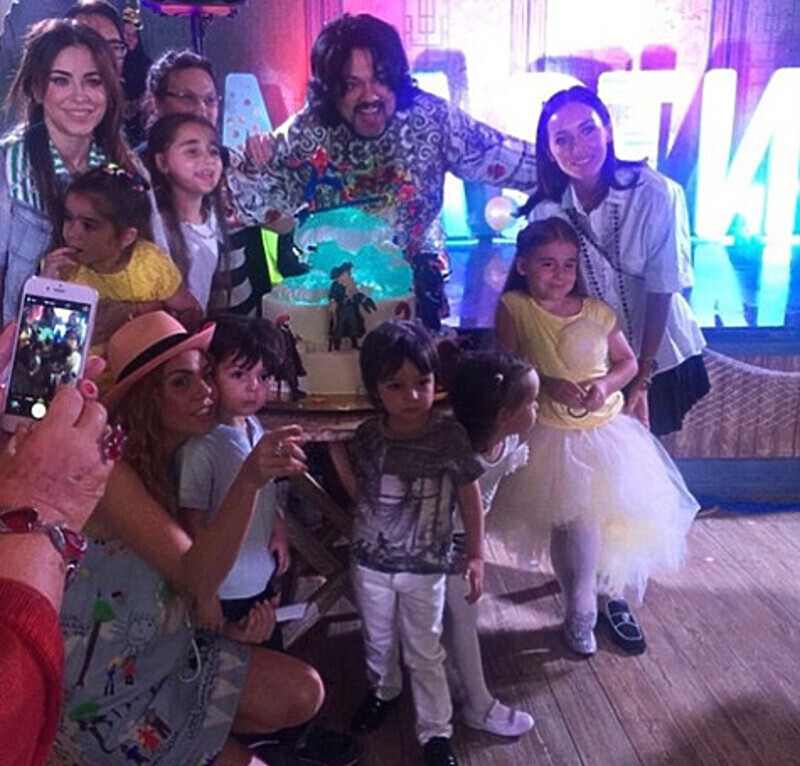 Филипп Киркоров с удовольствием веселился с детьми на празднике. Фото: Instagram.com.