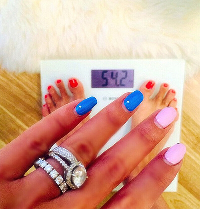 Анна Калашникова снижала вес после родов с помощью диетолога. Фото: Instagram.com/annakalash.