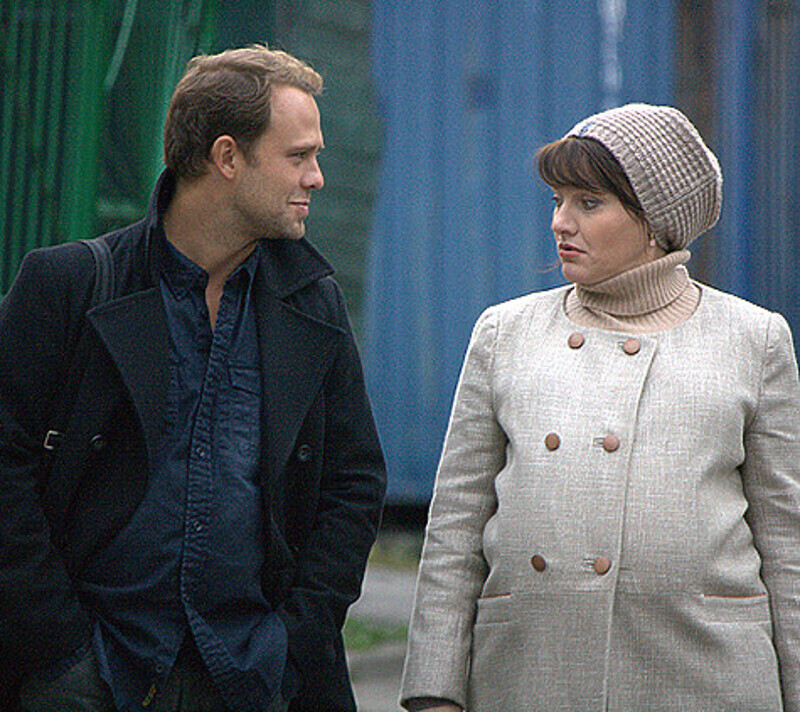 Справиться со всеми трудностями героине Оболдиной помогает ее напарник Макс Марецкий, которого сыграл Кирилл Плетнев. Фото: материалы пресс-служб.