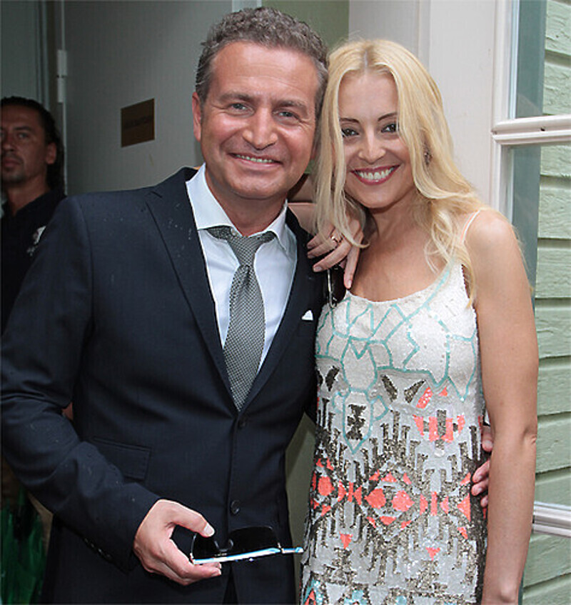 Крепкий союз Леонида и Анжелики Варум оказался на грани распада из-за поклонниц, которые решили соблазнить своего кумира.