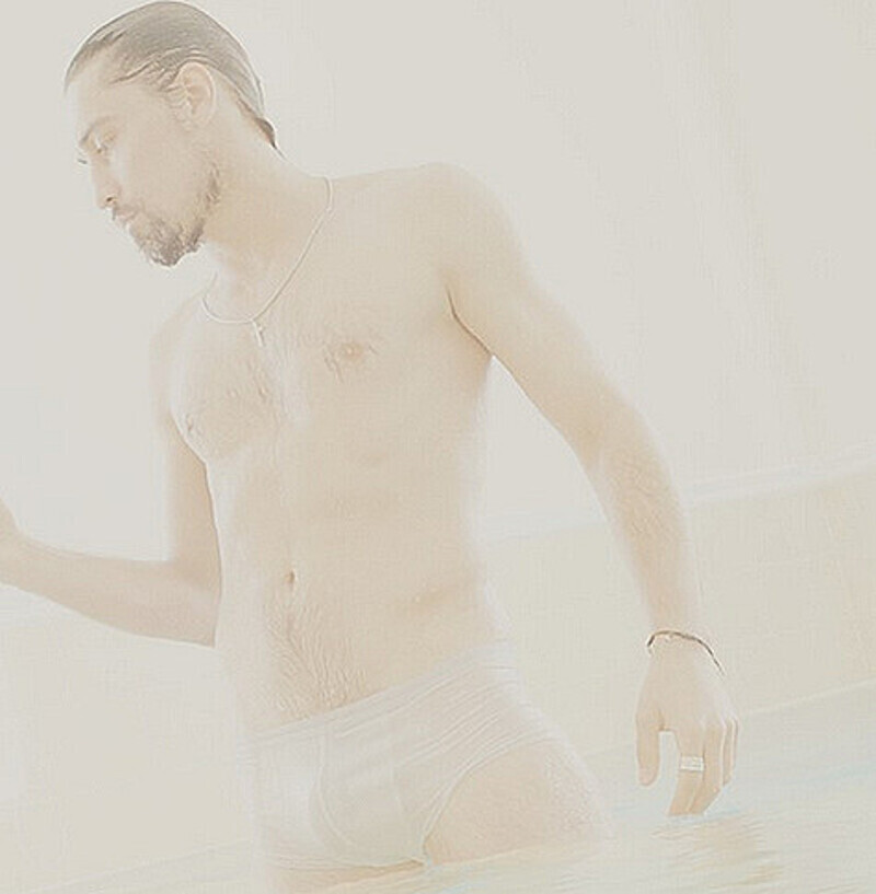 Снимок Билана в мокрых плавках произвел настоящий фурор среди поклонниц певца. Фото: Instagram.com/Bilanofficial.