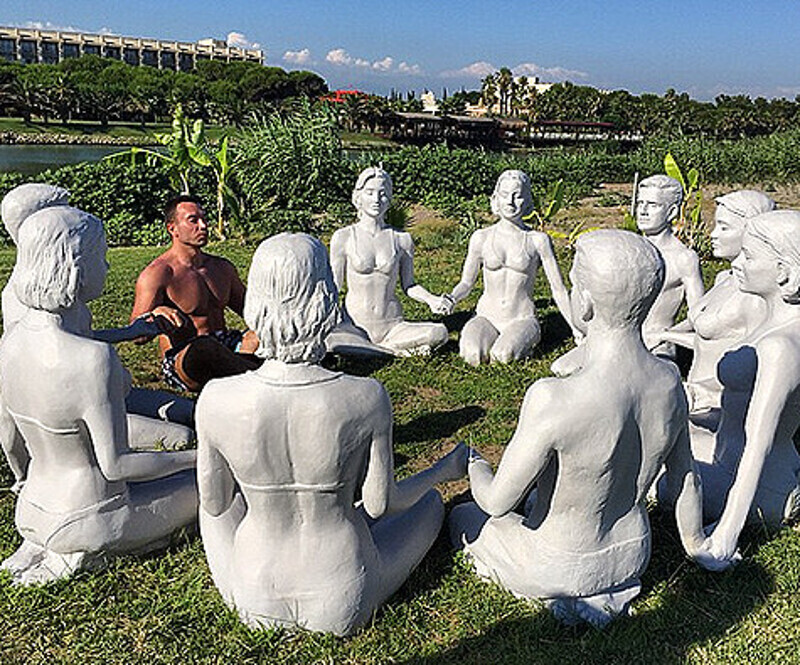 Михаил Терехин медитирует после скандального интервью. Фото: Instagram.com/terekhinmisha.