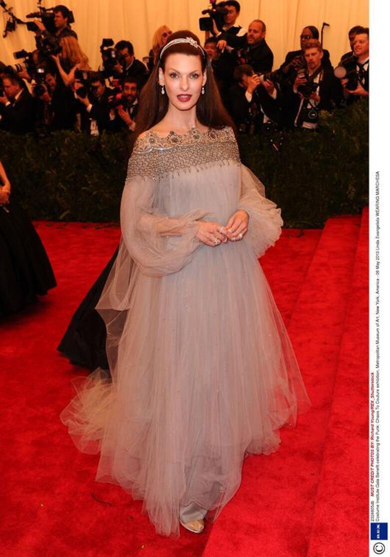 В свои пятьдесят Линда выглядит просто ошеломительно. Фото: Richard Young/REX