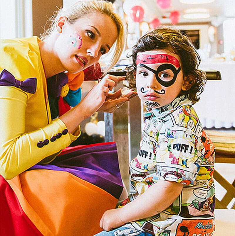 Для именинника был устроена пиратская вечеринка на яхте. Фото: Instagram.com/achekhova.