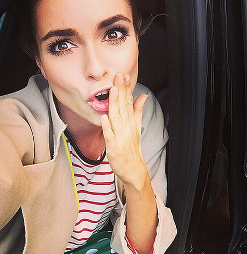 «Весь мой фитнес — это жим правой ногой на педаль газа», - признается Понарошку. Фото: Instagram.com/irenaponaroshku.